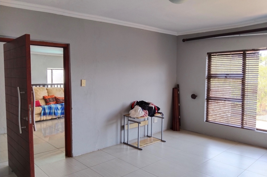 5 Bedroom Property for Sale in Birdwood Estate North West